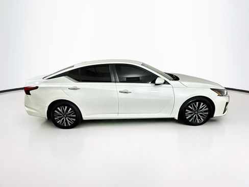 Used 2023 Nissan Altima 2.5 SV FWD image 10