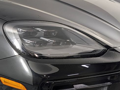New 2026 Porsche Cayenne Coupe AWD/4WD image 15