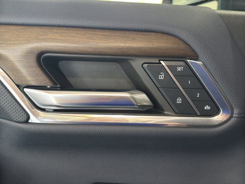 Used 2024 Chevrolet Silverado 2500 High Country w/ Technology Package image 27