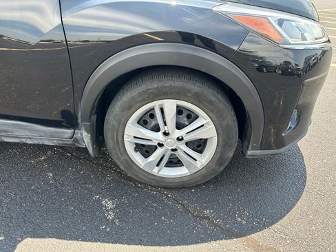 Used 2021 Nissan Kicks S FWD image 2