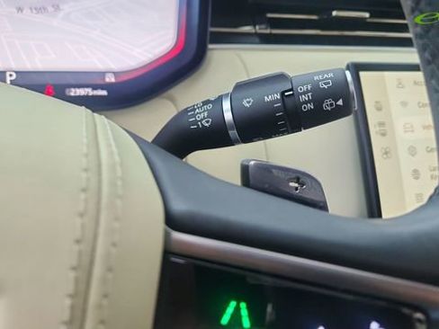 Used 2024 Land Rover Range Rover Autobiography AWD/4WD image 43