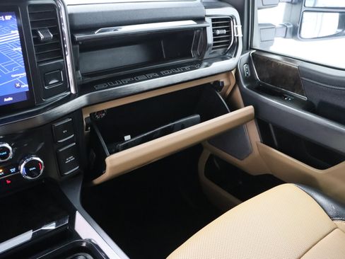 Used 2024 Ford F250 Lariat w/ Chrome Package image 26