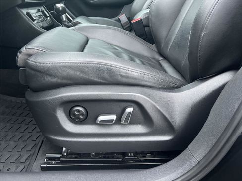 Used 2018 Audi Q3 2.0T Premium Plus w/ Premium Plus Package image 11