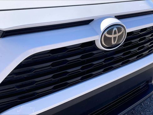 Used 2019 Toyota RAV4 XLE Premium w/ Cold Weather Package image 29