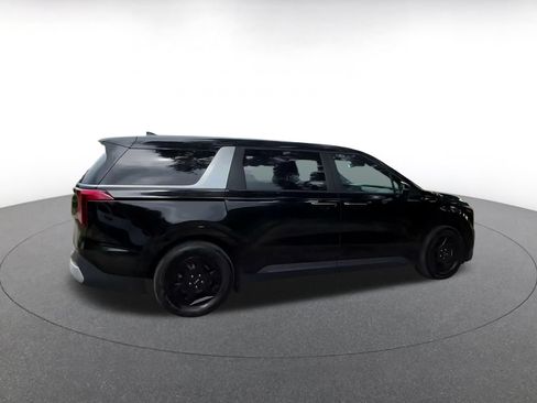 Used 2026 Kia Carnival FWD image 13