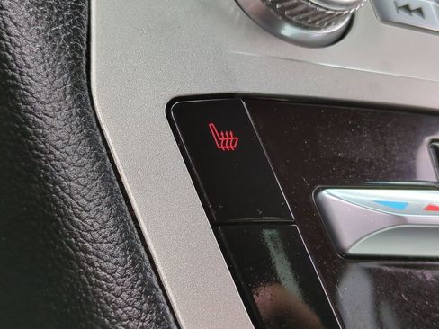 Used 2021 Ford Explorer XLT image 22