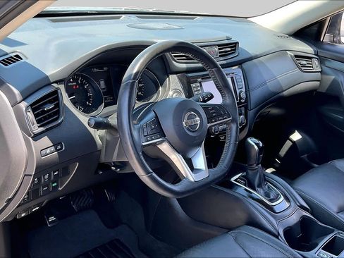 Used 2017 Nissan Rogue SL FWD image 16