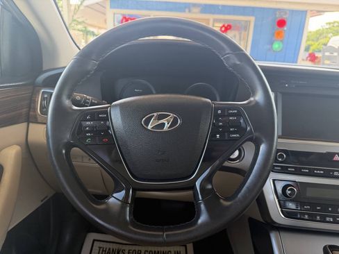 Used 2017 Hyundai Sonata Limited w/ Ultimate Package 02 FWD image 21