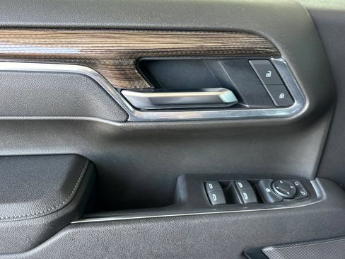 Used 2025 Chevrolet Silverado 1500 LT Trail Boss w/ LPO, Dark Essentials Package AWD/4WD image 11