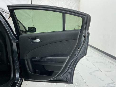 Used 2019 Dodge Charger SXT w/ Blacktop Package RWD image 25