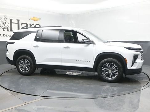 New 2026 Chevrolet Traverse LT w/ Driver Confidence Package FWD image 1