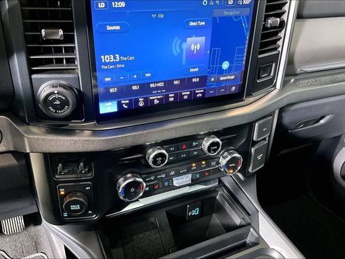 Certified 2025 Ford F250 Platinum AWD/4WD image 24