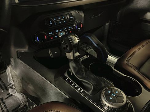 Used 2023 Ford Bronco Outer Banks image 12