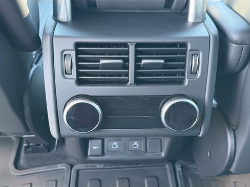 New 2026 Land Rover Discovery Limited Edition image 19