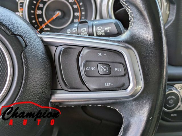 Used 2018 Jeep Wrangler Unlimited Sahara AWD/4WD image 28