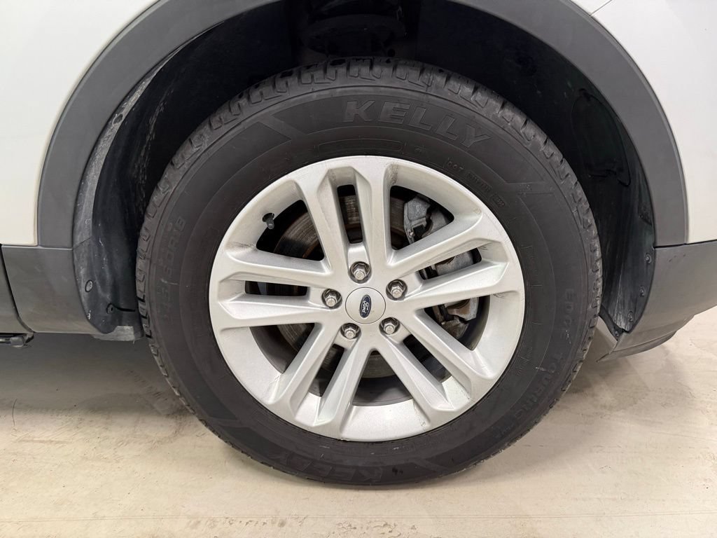 Used 2017 Ford Explorer XLT FWD image 37
