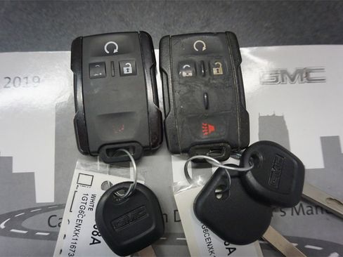 Used 2019 GMC Canyon SLE w/ SLE Convenience Package image 19