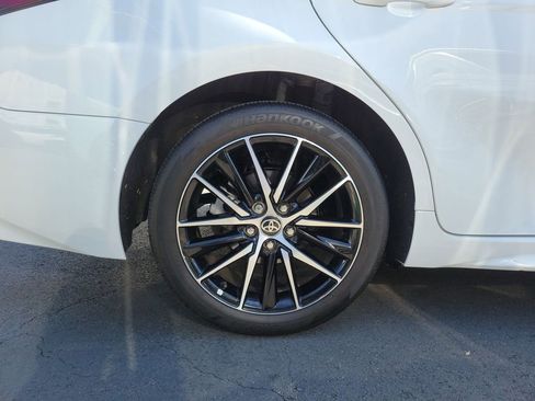 Used 2024 Toyota Camry SE image 7