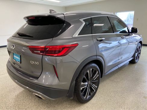 Used 2021 INFINITI QX50 Luxe w/ Appearance Package image 7
