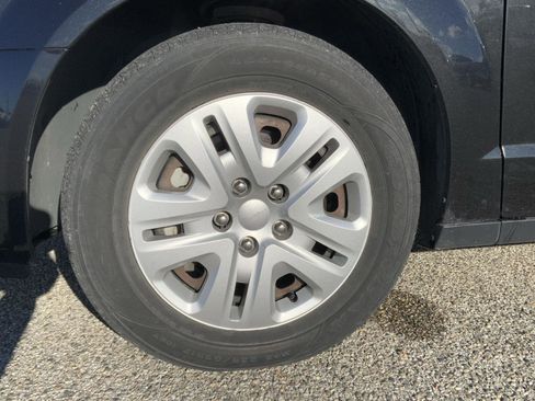 Used 2017 Dodge Grand Caravan SE w/ Power Window Group image 17