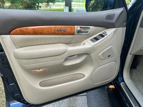 Used 2003 Lexus GX 470 image 9