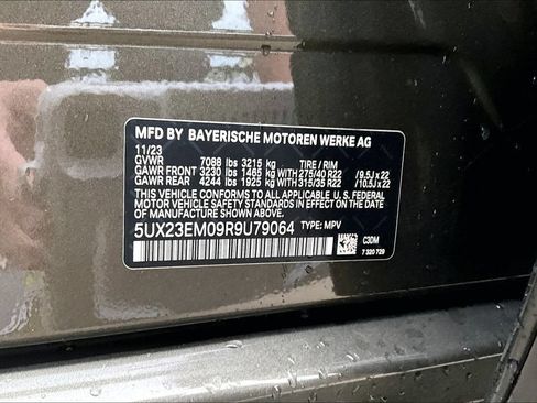Used 2024 BMW X7 xDrive40i w/ M Sport Package AWD/4WD image 41