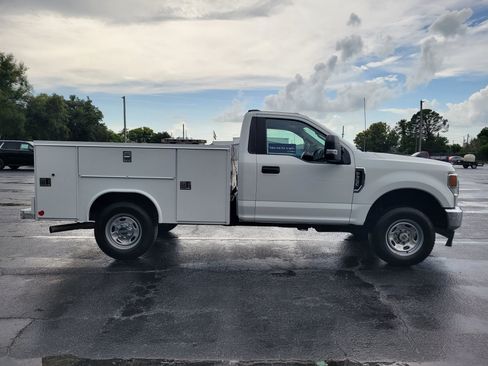 Used 2022 Ford F250 XL w/ Power Equipment Group AWD/4WD image 4