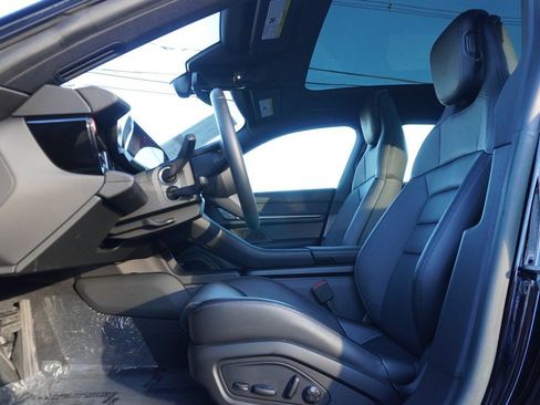 Used 2023 Porsche Taycan 4 Cross Turismo image 34