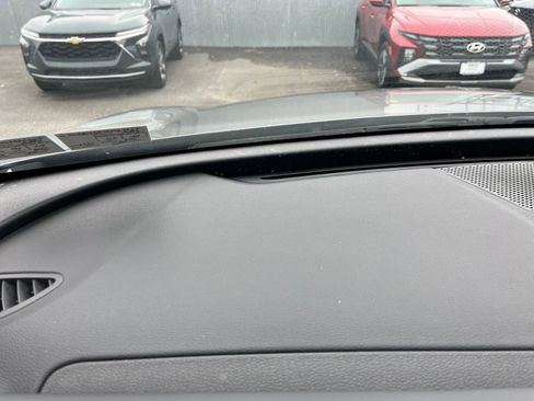 Used 2025 Kia Sportage LX image 33