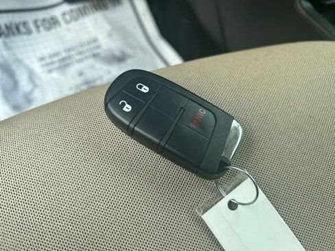 Used 2020 Jeep Renegade Latitude FWD image 47