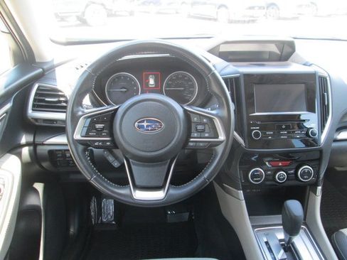 Used 2023 Subaru Forester Premium AWD/4WD image 16