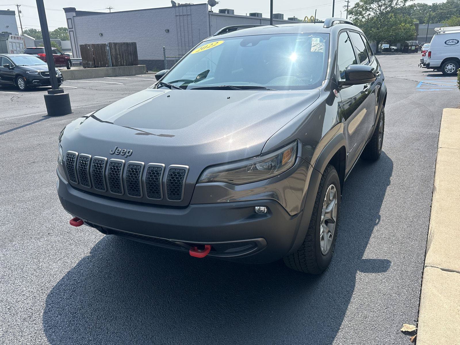 Used 2022 Jeep Cherokee Trailhawk AWD/4WD image 5