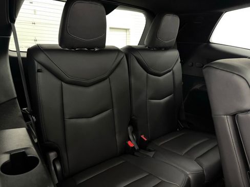 Used 2025 Cadillac XT6 Luxury w/ LPO, Floor Liner Package image 40