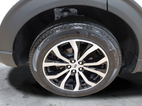 Used 2025 Ford Explorer ST-Line AWD/4WD image 8