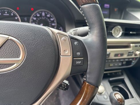 Used 2013 Lexus ES 350 w/ Luxury Pkg FWD image 16