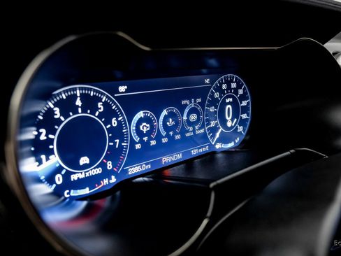 Used 2022 Ford Mustang Shelby GT500 w/ Carbon Fiber Track Pack image 26