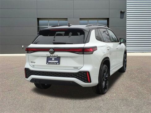 New 2026 Volkswagen Tiguan SE R-Line image 7