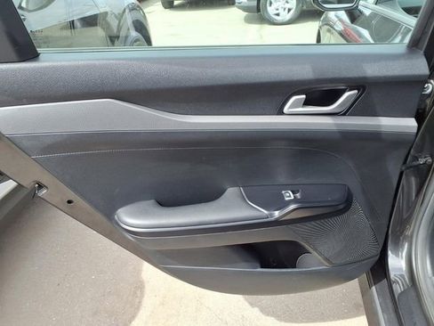 Used 2025 Kia K5 LXS FWD image 9