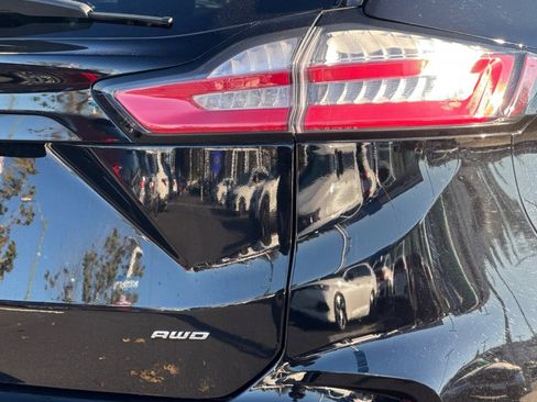 Used 2022 Ford Edge SEL image 12
