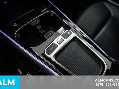 Used 2025 Mercedes-Benz GLA 250 4MATIC image 41