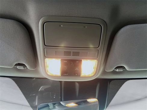 Used 2018 Honda Odyssey EX-L image 19