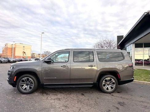 Used 2024 Jeep Wagoneer L Base w/ Premium Group I image 6