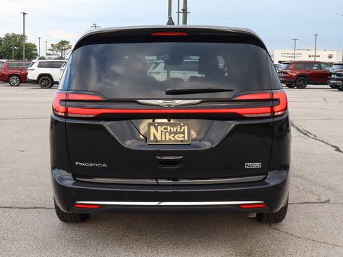 New 2026 Chrysler Pacifica Select image 6