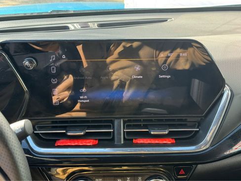 Used 2025 Chevrolet Trax RS w/ Driver Confidence Package image 23