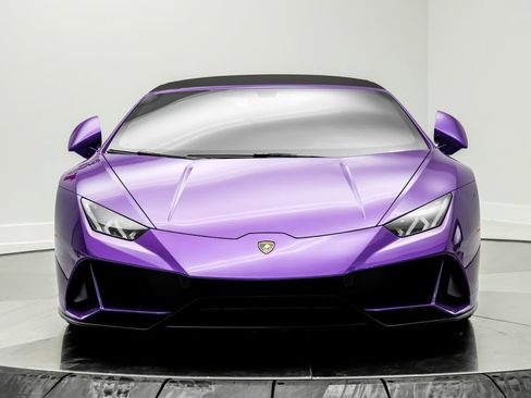 Used 2024 Lamborghini Huracan EVO AWD/4WD image 2