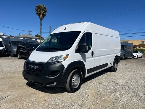 Used 2025 RAM ProMaster 2500 w/ Convenience Group FWD image 1