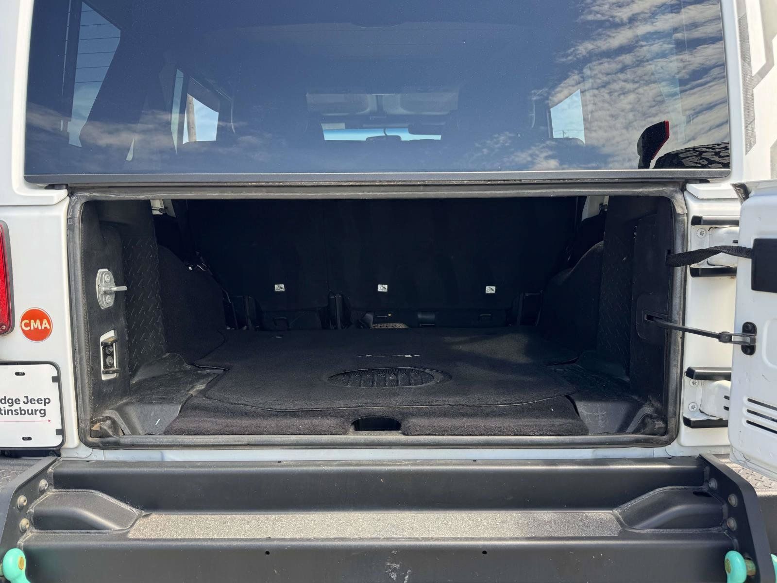 Used 2017 Jeep Wrangler Unlimited Sahara AWD/4WD image 17