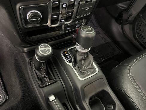 Used 2021 Jeep Wrangler Unlimited Sahara w/ Safety Group AWD/4WD image 32