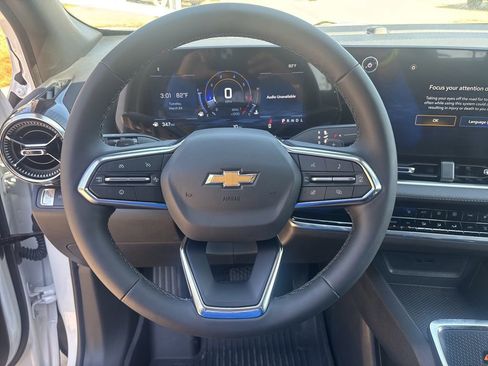 New 2026 Chevrolet Equinox LT w/ Convenience Package II FWD image 30