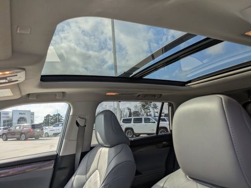 Certified 2021 Toyota Highlander Platinum image 12